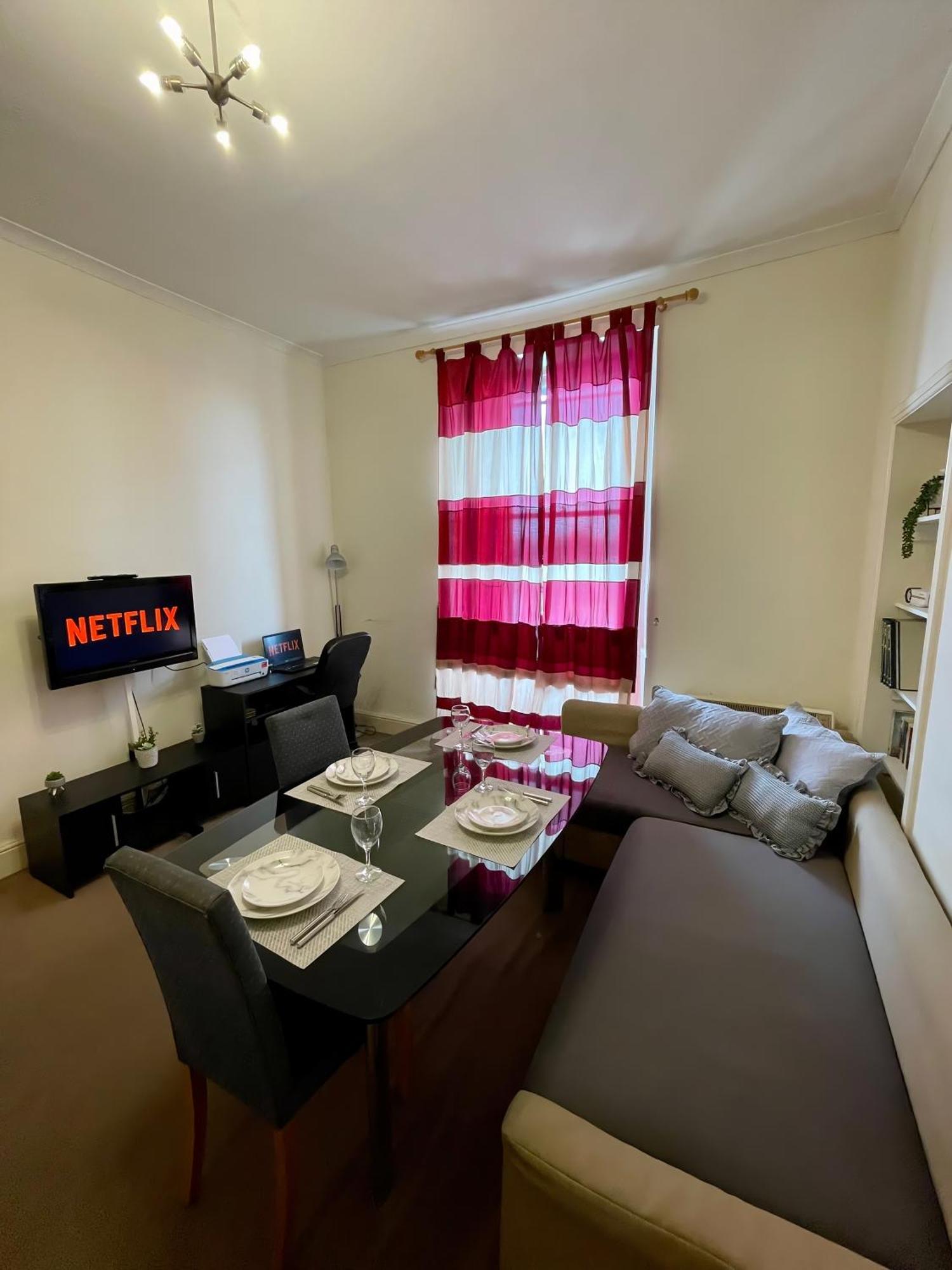 Comfy 2 Bedroom Flat Near Edinburgh City Center Edimburgo Exterior foto