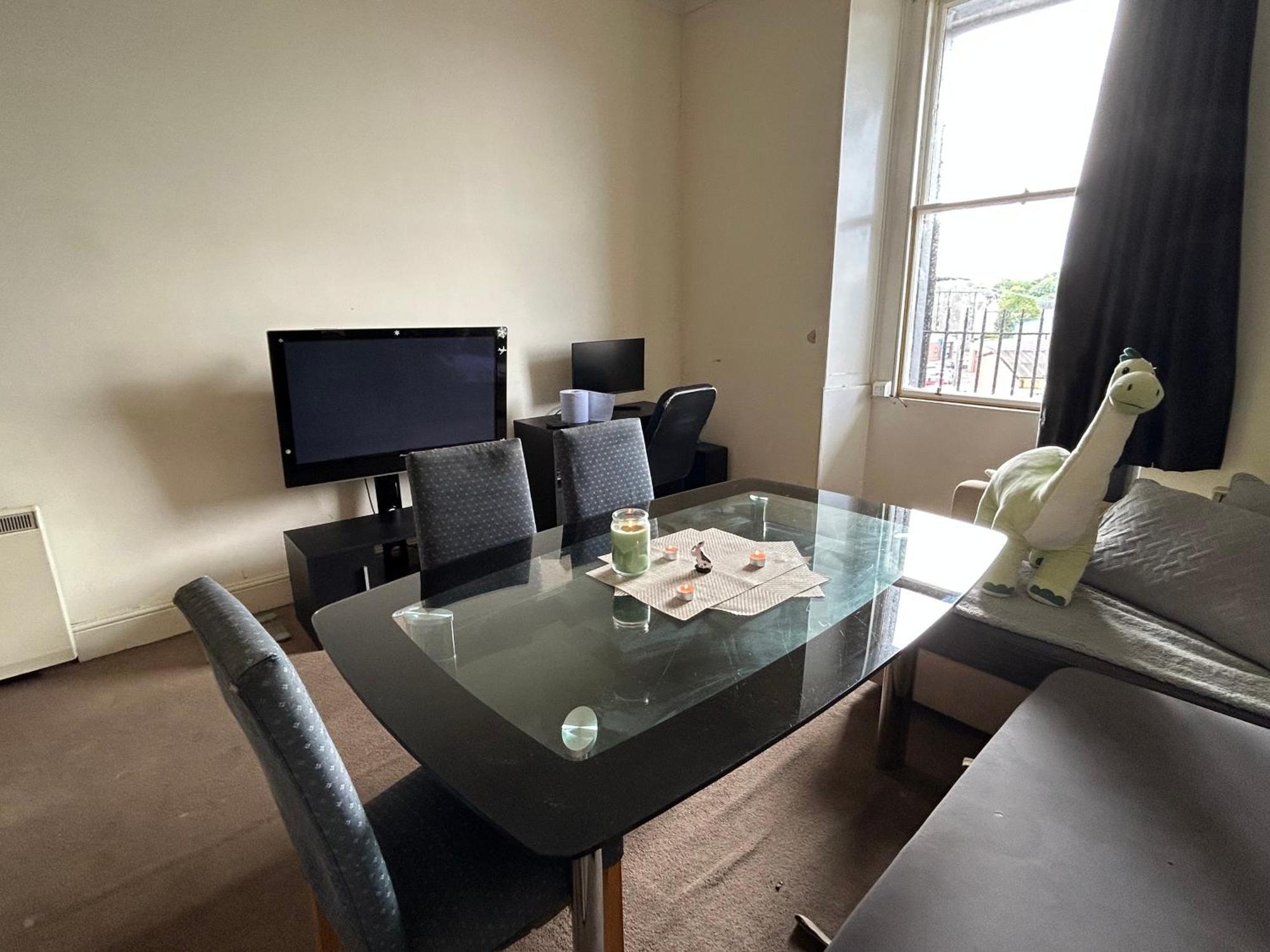 Comfy 2 Bedroom Flat Near Edinburgh City Center Edimburgo Exterior foto